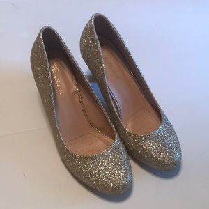 Fabulicious size 7 kitten heels, unique vintage